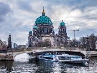 Berliner Dom und Spree - Foto von jiriposival0 von Pixabay