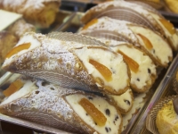 sweets: Cannoli Catanese - Photo by Tesa Robbins from Pixabay