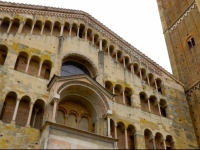 Fachada de la catedral de Parma