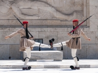 Guards at the Unknown Soldier - Photo by Nick115 from Pixabay