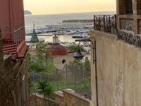 vista del puerto de Baia