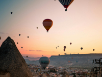 Vol en montgolfière au-dessus de la Cappadoce - ph par taryn-elliott de Pexels