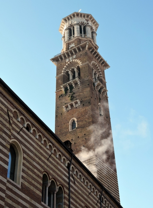 Verona Torre dei Lamberti - Foto<br>di Gianni Crestani da Pixabay