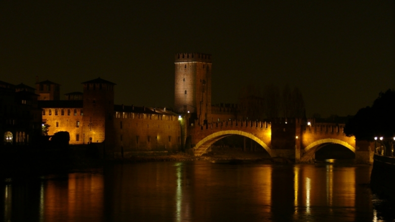 Verona Castelvecchio - Foto di Marieta Pancheva da Pixabay 